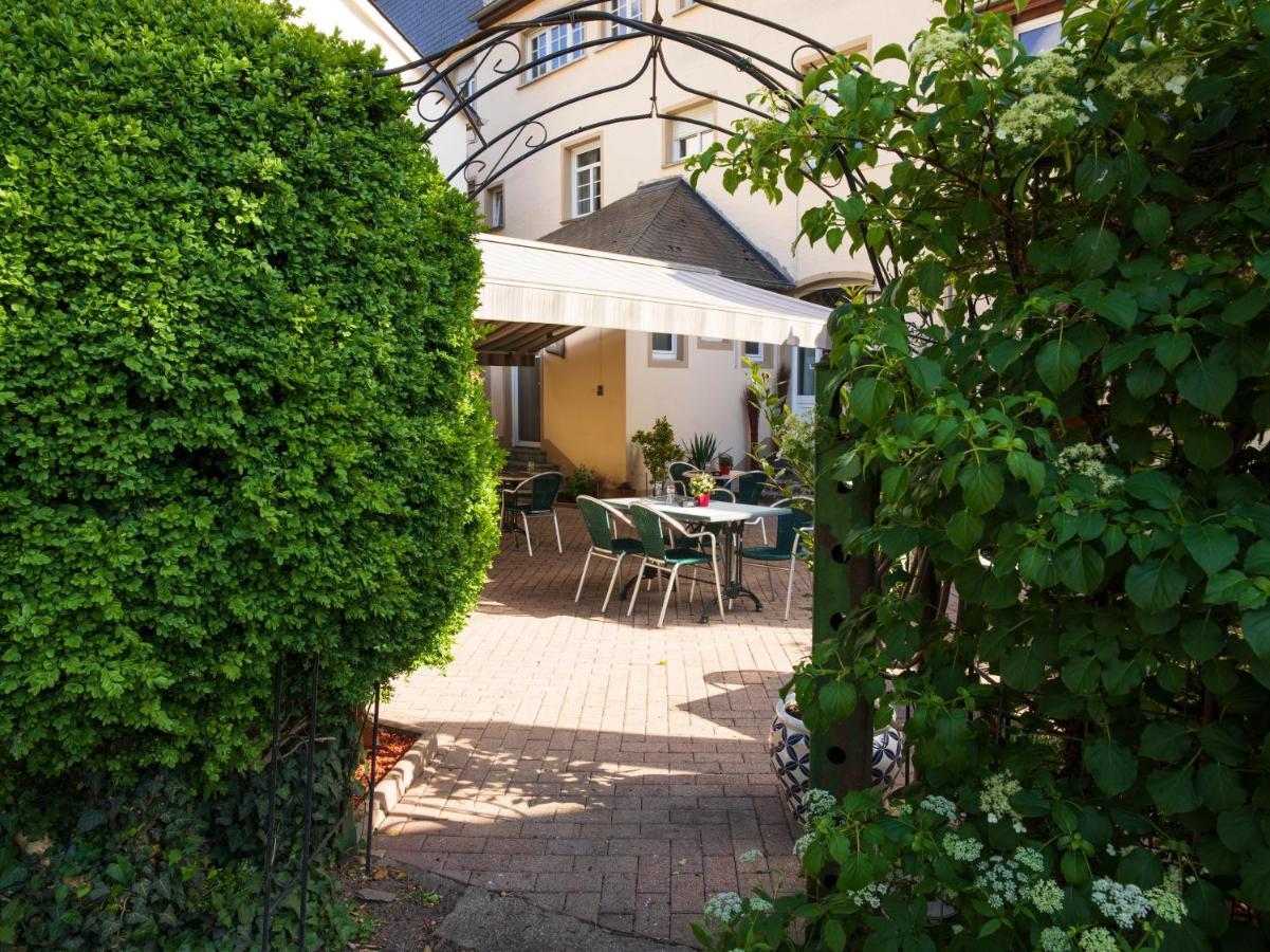 Hotel - Restaurant " Victor Hugo" Vianden Exterior foto